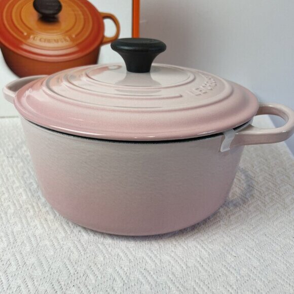 Le Creuset Dutch Oven 4.5Qt 4.2L Shell Pink #24 Brand New in Box 4.2 Casserole - Picture 2 of 11